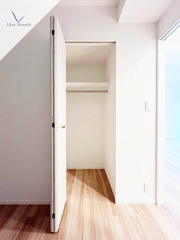 写真は同型タイプ Hakata Station South その他21