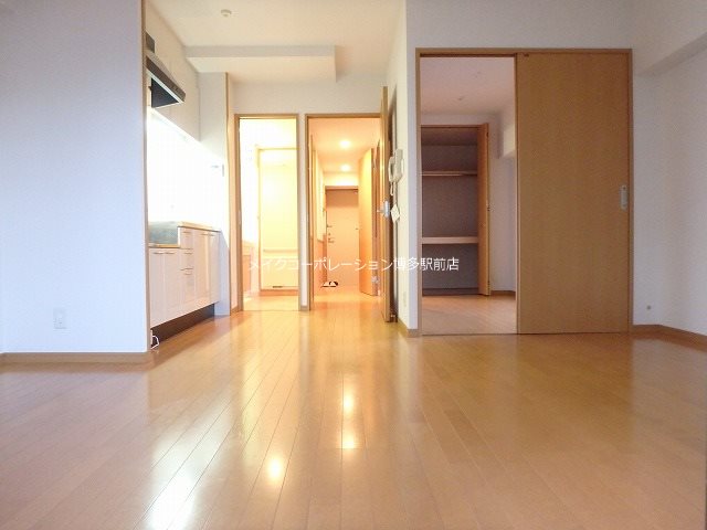 スカイシャトレ箱崎南 リビング