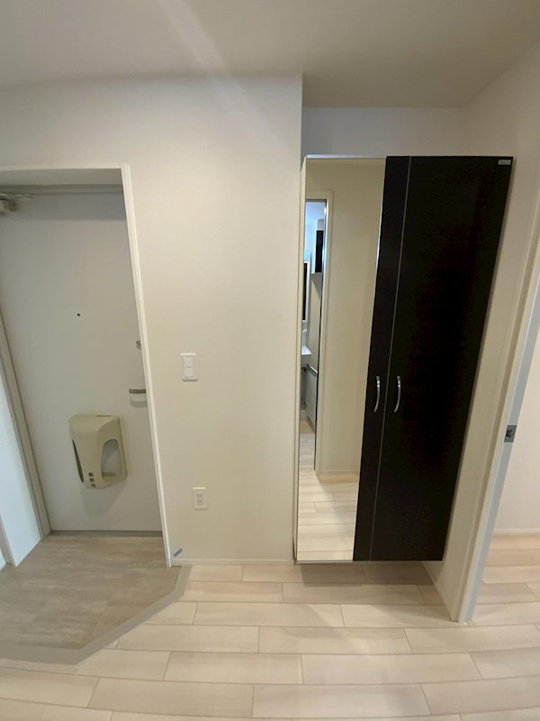 メゾンドわさび 玄関