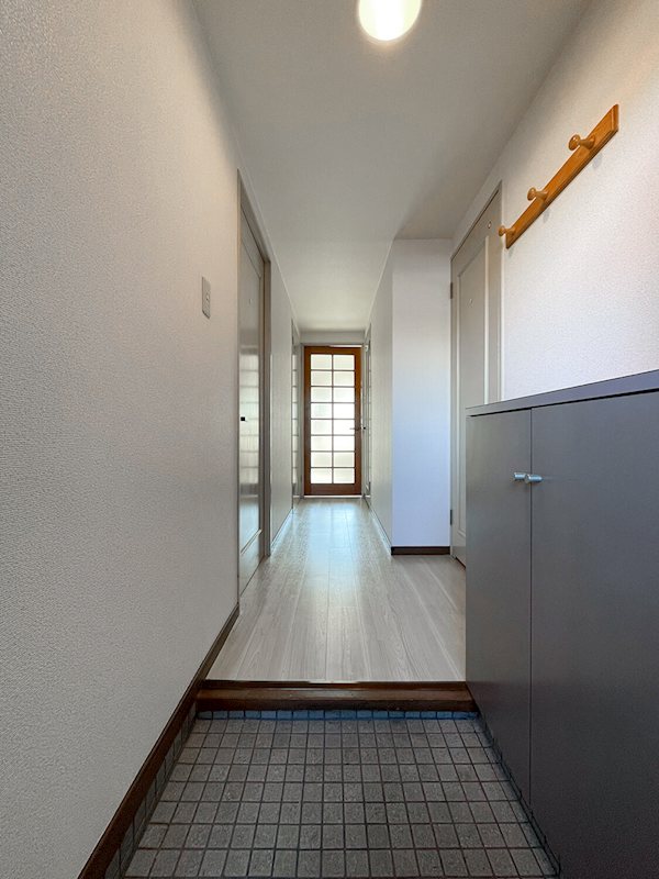 メゾンリヴィエール 玄関