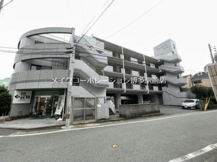 エレガンス秋山 外観