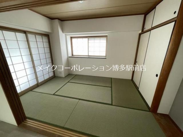 エレガンス秋山 ベッドルーム