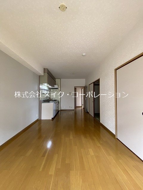 サンライズ周船寺 リビング