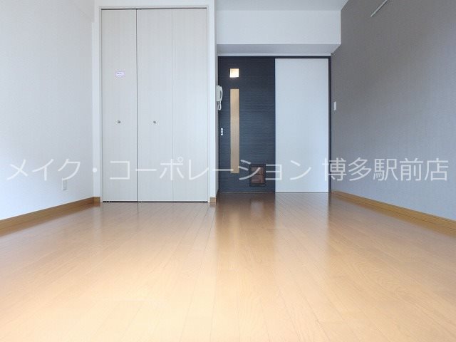 ※入居中の為別部屋写真使用現状優先 エムティースクエア吉塚駅前 リビング