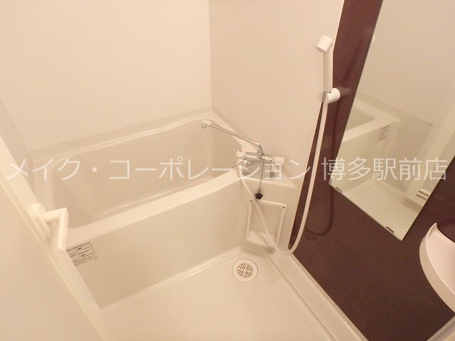 ※入居中の為別部屋写真使用現状優先 エムティースクエア吉塚駅前 風呂画像