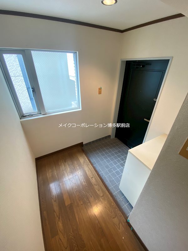 グランディ野間 玄関