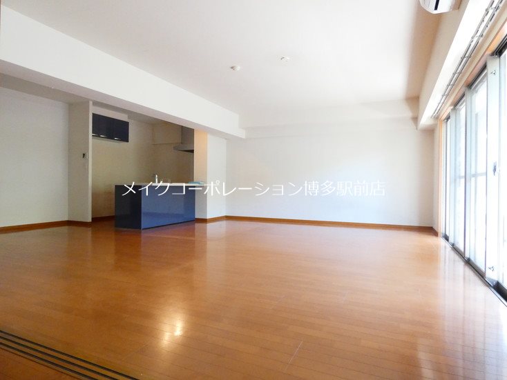 ※入居中の為別部屋写真使用現状優先 アクアリア平尾浄水 リビング