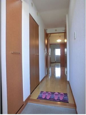 フローレス東比恵  玄関