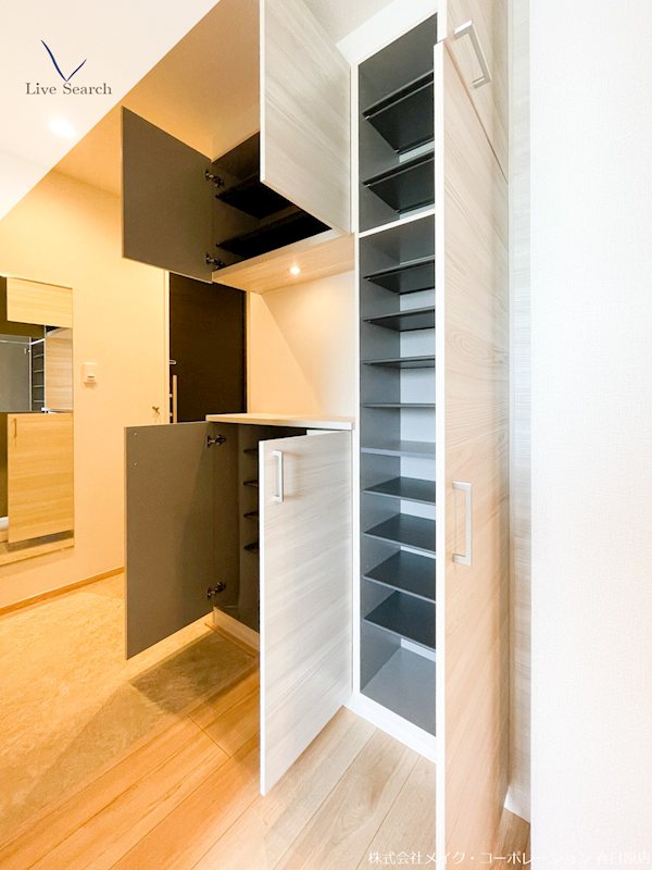 写真は同型タイプ カリーノ 玄関