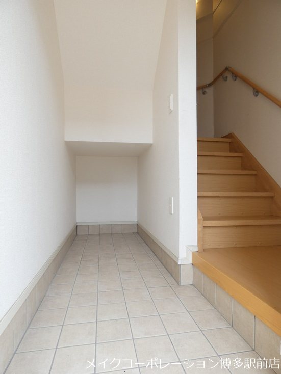 パークコート空港西Ａ 玄関