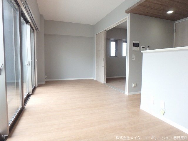 写真は同型タイプ エルグランド博多 リビング