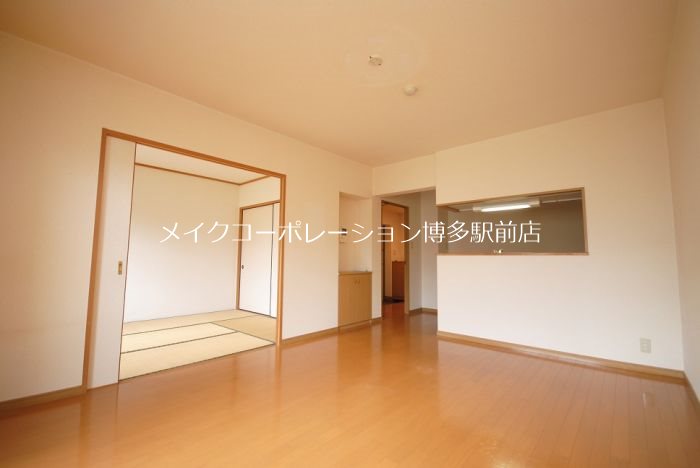 ファミールHIRO リビング