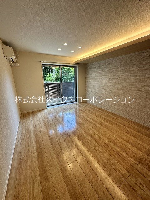 リビング グランドアーチ姪浜 リビング
