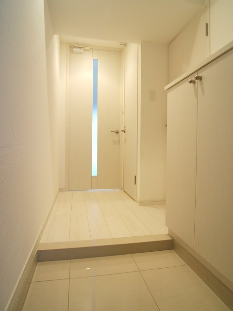 レジデンシャルヒルズリバープレイス 玄関