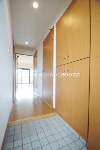 ハウストンコート 玄関