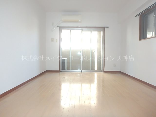 ネストピア大濠公園  リビング