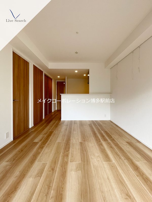 ※写真は棟内別部屋参考写真 RJRプレシア六本松 リビング