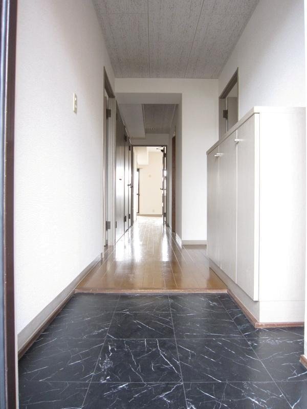 鳥飼中央ビル 玄関