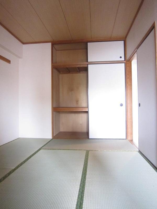 鳥飼中央ビル ベッドルーム