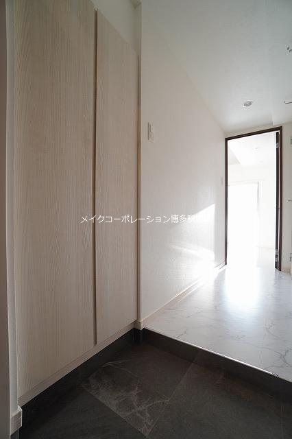 玄関 MODERN PALAZZO 天神南II 玄関