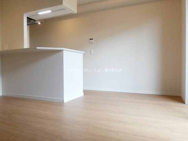 リビング LANDIC PREMIUM HAKATA リビング