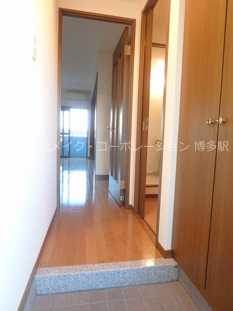 ウィステアリア博多東 玄関