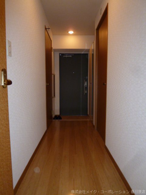 写真は同型タイプ サンライトキャッスル 玄関