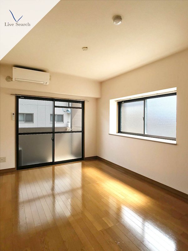 写真は同型タイプ クリスタルビル リビング