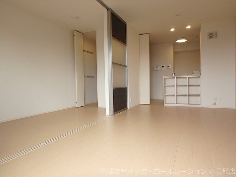 写真は同型タイプ D-room大野城B棟 リビング