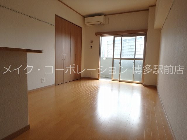 ロイヤルリバービュー  ベッドルーム