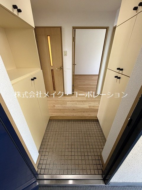 O・C・アパルタメント 玄関