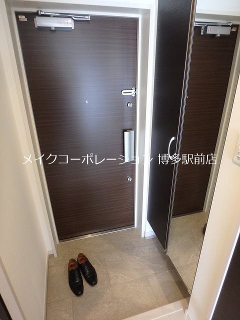 リヴァイン博多駅南 玄関