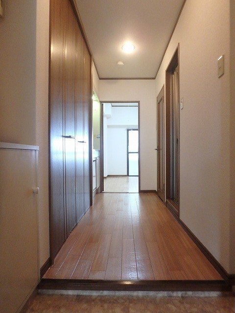 ノアーズアーク博多北 玄関