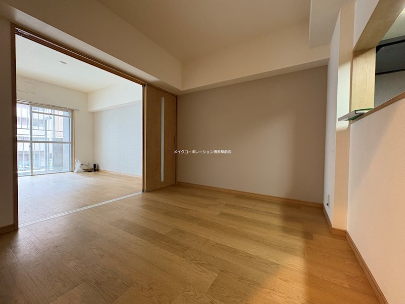 第6よしみビル リビング