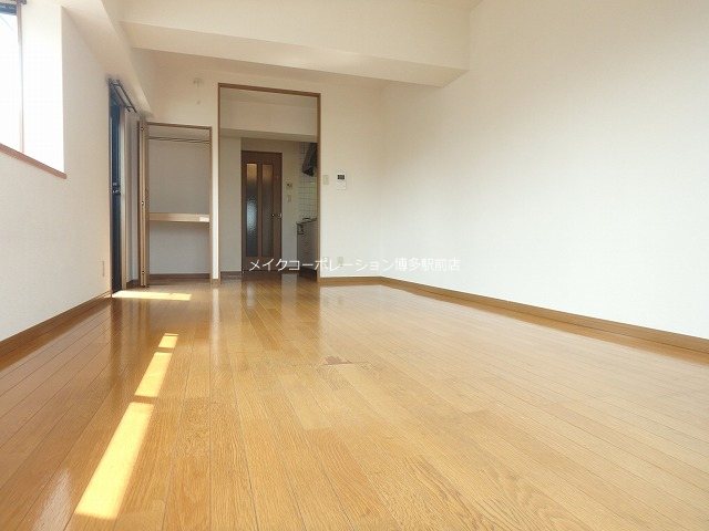 メモリープラザ東比恵 リビング