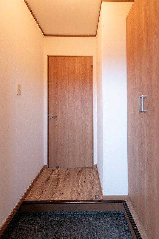 長尾興産ビル 玄関