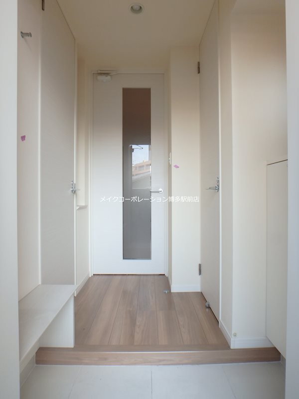 コモテリア渡辺通 玄関