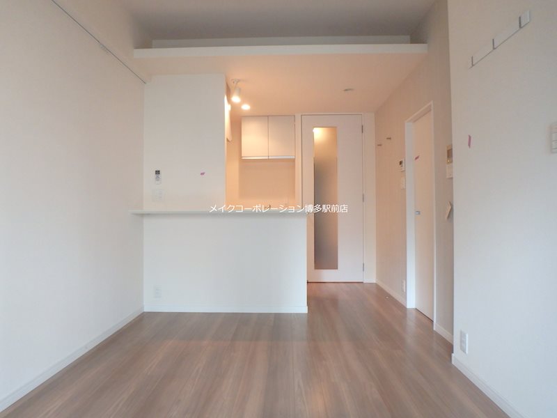 コモテリア渡辺通 リビング