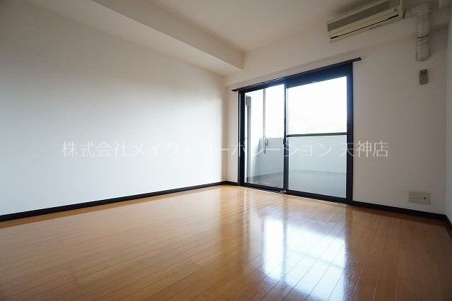 ピュアドームプログレッソ天神 リビング