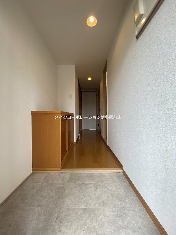 オヌキ新博多ビル 玄関