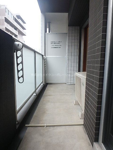 ニューラルーチェ（New La luce）    ベランダ