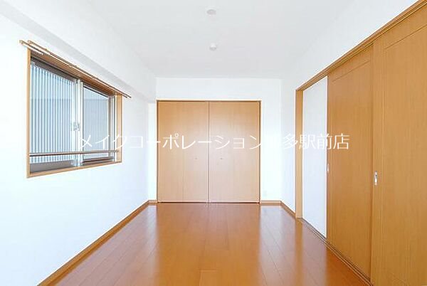 ハイネスエミュ21 ベッドルーム