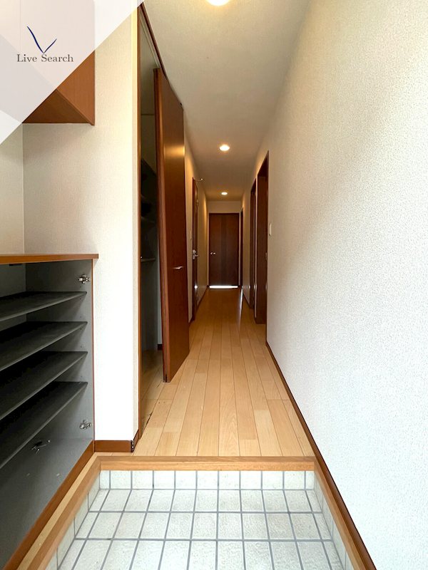 ビューコートM E棟 玄関