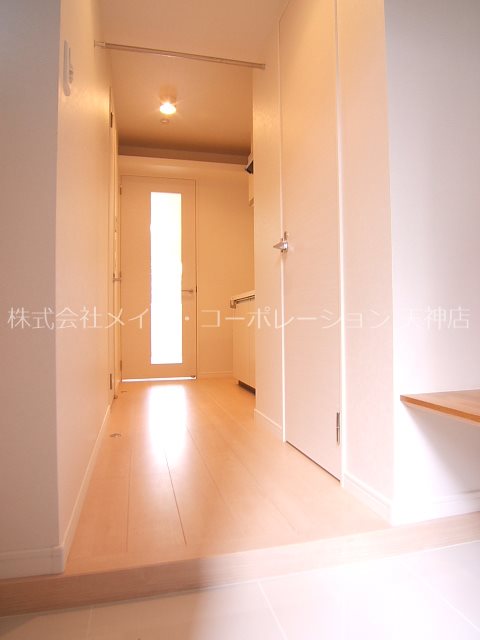 エンクレスト天神ＦＯＣＵＳ  玄関