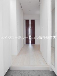 未来図ビル 玄関