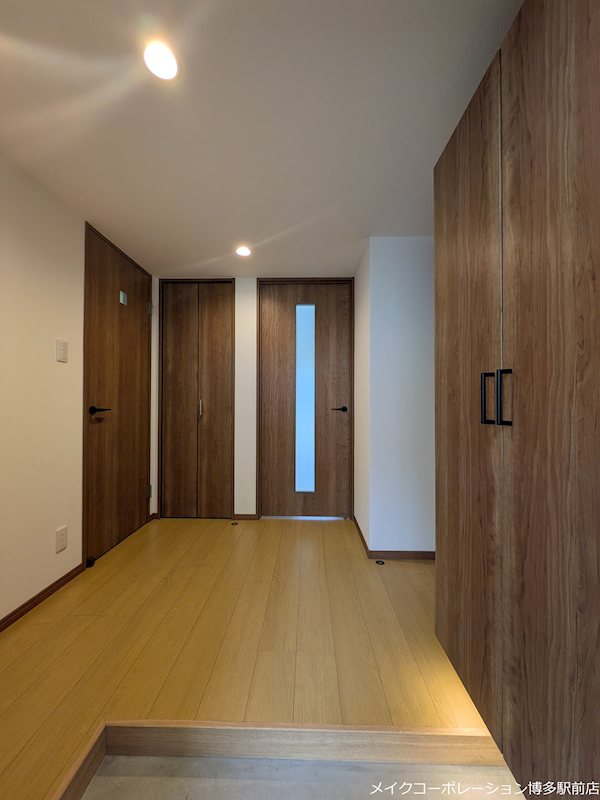 カワイアーバンビル 玄関