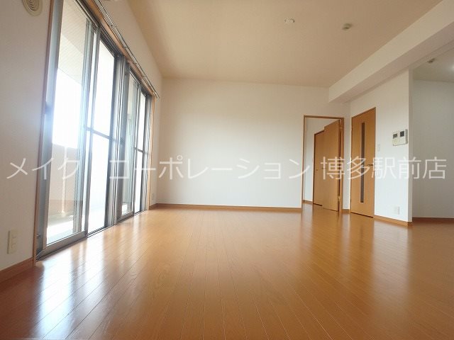 ロイヤルガーデン那珂 リビング