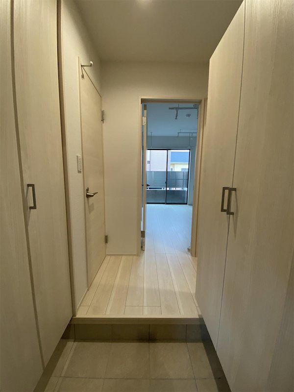 AMP es 春日 玄関