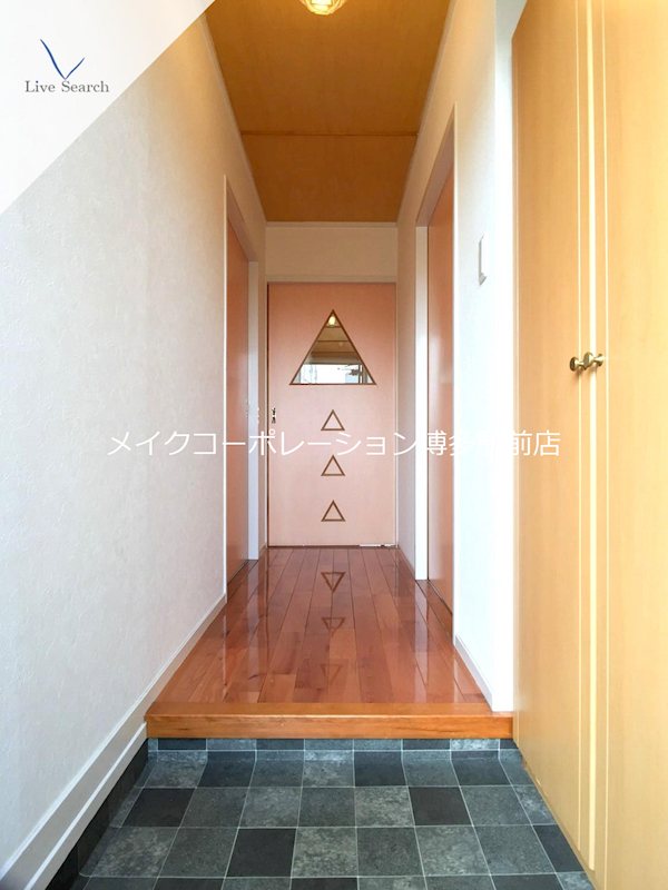 アンピールメゾン大橋 玄関