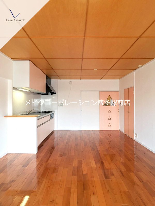 アンピールメゾン大橋 リビング